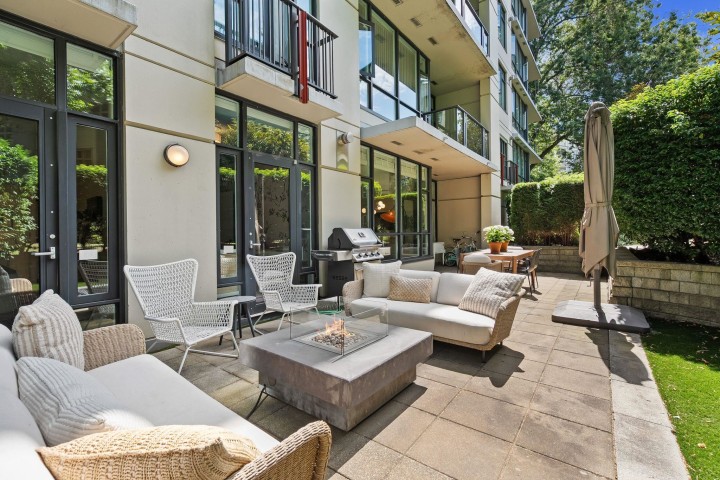 Photo 1 at 113 - 4685 Valley Drive, Quilchena, Vancouver West