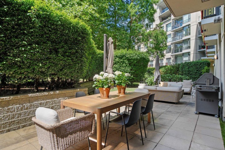 Photo 5 at 113 - 4685 Valley Drive, Quilchena, Vancouver West