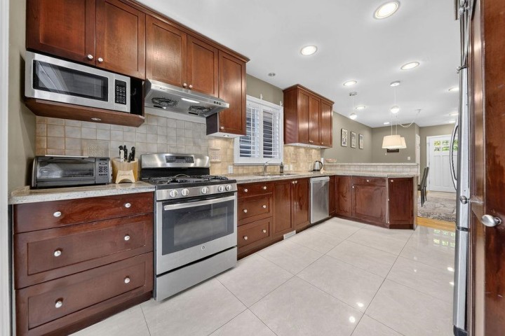 Photo 13 at 4549 W 12th Avenue, Point Grey, Vancouver West