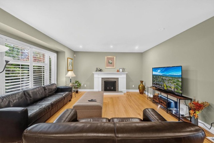 Photo 4 at 4549 W 12th Avenue, Point Grey, Vancouver West