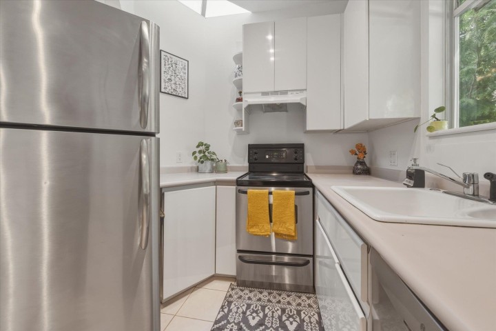 Photo 9 at 1239 E 22nd Avenue, Vancouver East