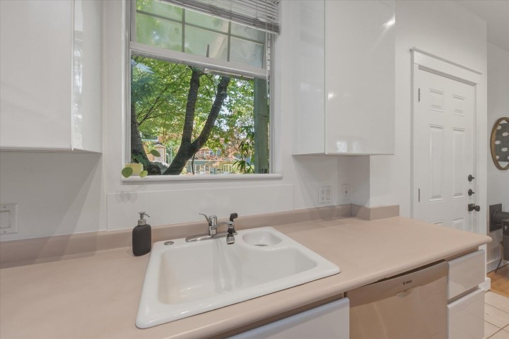 Photo 10 at 1239 E 22nd Avenue, Vancouver East