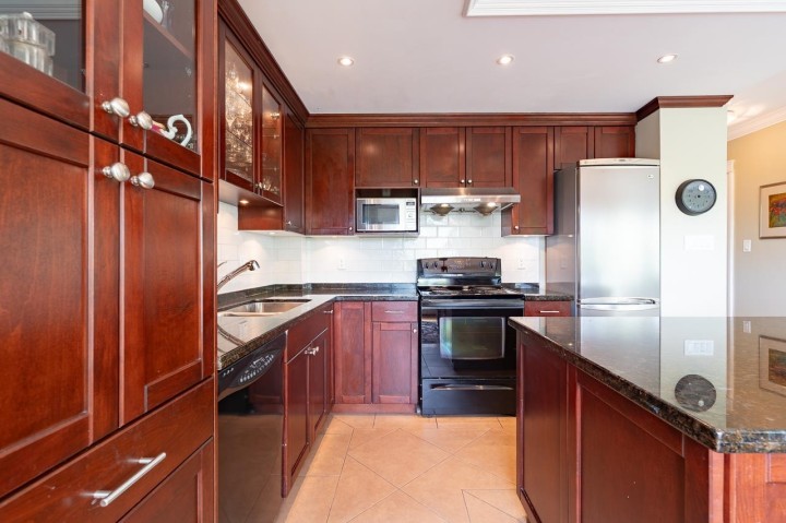 Photo 11 at 502 - 2409 W 43rd Avenue, Vancouver West