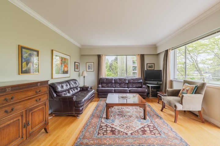 Photo 4 at 502 - 2409 W 43rd Avenue, Vancouver West