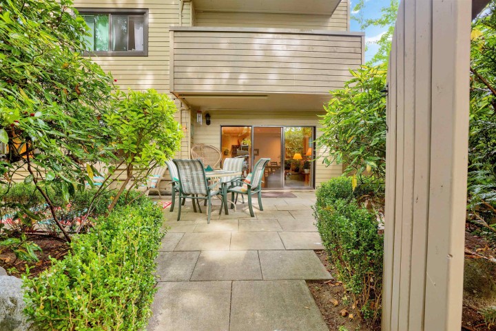 Photo 1 at 104 - 1424 Walnut Street, Kitsilano, Vancouver West
