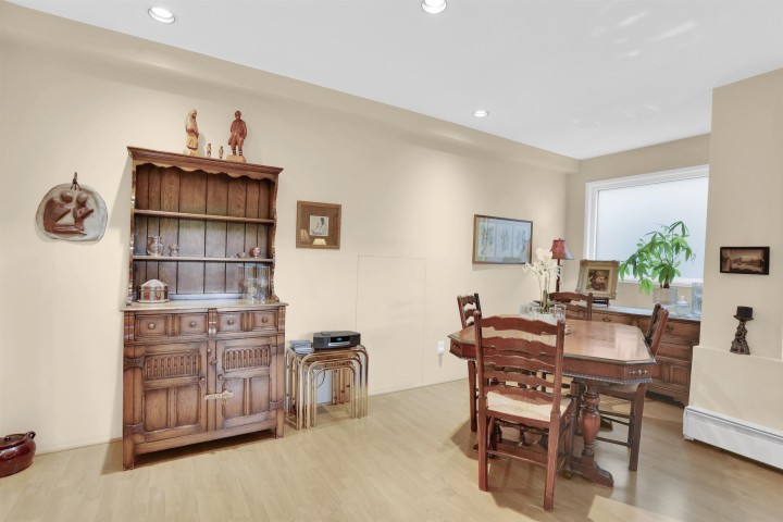 Photo 10 at 104 - 1424 Walnut Street, Kitsilano, Vancouver West
