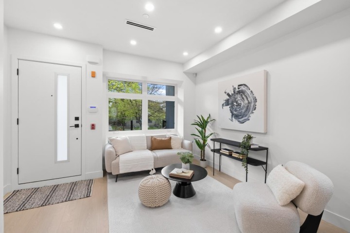 Photo 4 at 202 - 2135 E Pender Street, Vancouver East