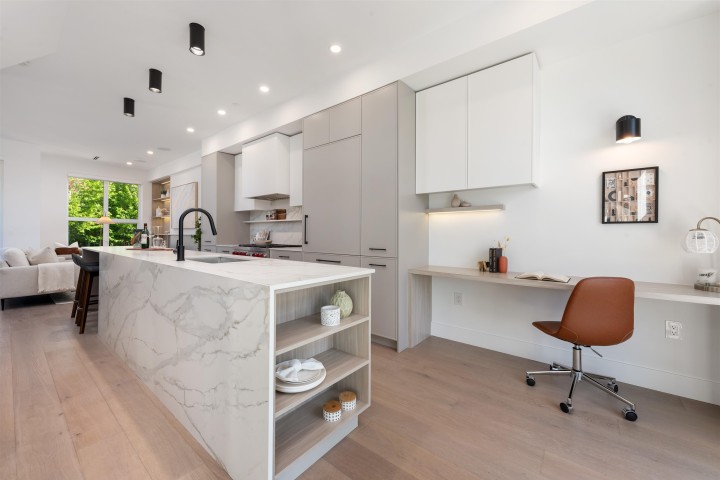 Photo 2 at 1489 W 52nd Avenue, South Granville, Vancouver West
