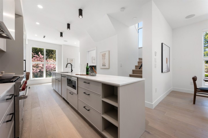 Photo 10 at 1489 W 52nd Avenue, South Granville, Vancouver West