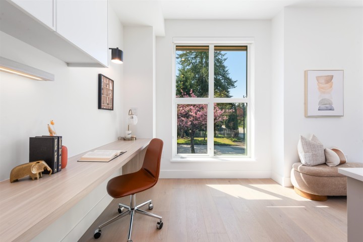 Photo 4 at 1489 W 52nd Avenue, South Granville, Vancouver West
