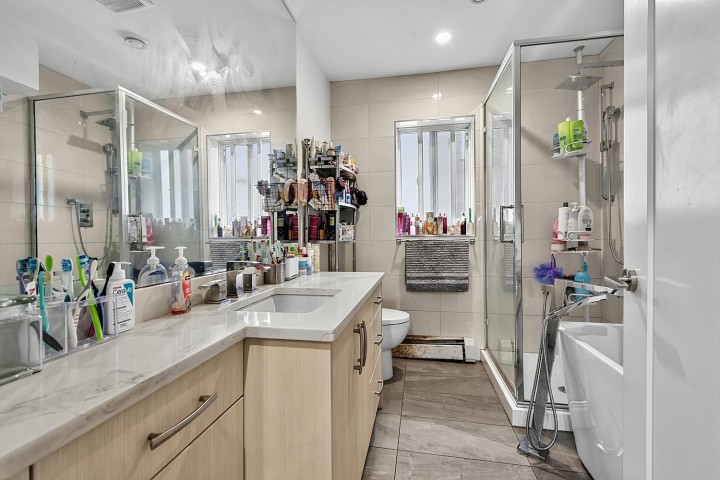Photo 13 at 5430 Melbourne Street, Collingwood VE, Vancouver East