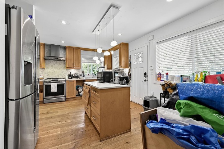 Photo 9 at 5430 Melbourne Street, Collingwood VE, Vancouver East