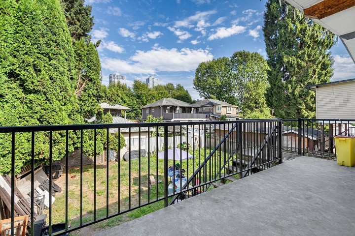 Photo 18 at 5430 Melbourne Street, Collingwood VE, Vancouver East
