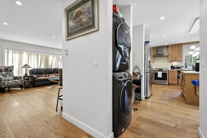 Photo 11 at 5430 Melbourne Street, Collingwood VE, Vancouver East