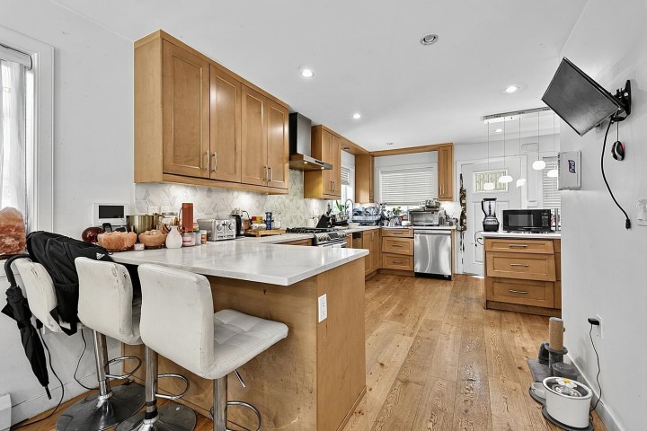 Photo 8 at 5430 Melbourne Street, Collingwood VE, Vancouver East