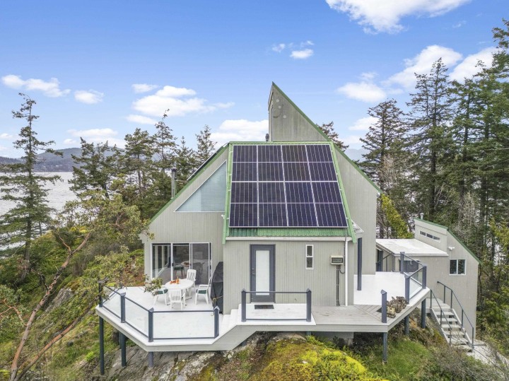 Photo 1 at 28 Passage Island, Passage Island, West Vancouver