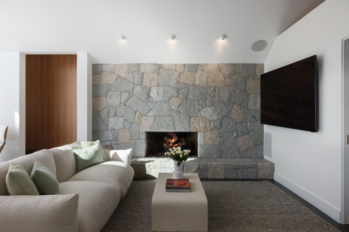 Photo 16 at 3460 Rockview Place, Westmount WV, West Vancouver