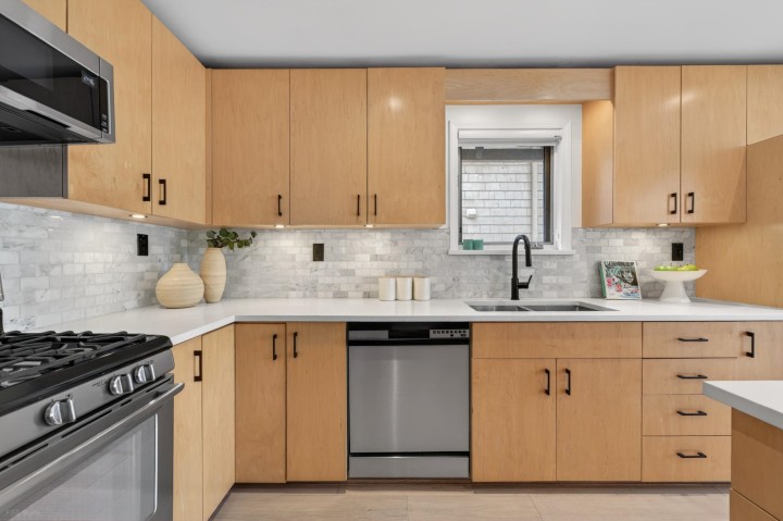 Photo 12 at 4377 W 12th Avenue, Point Grey, Vancouver West