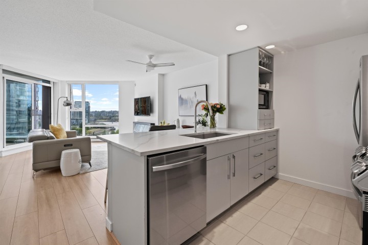 Photo 6 at 1207 - 455 Beach Crescent, Vancouver West