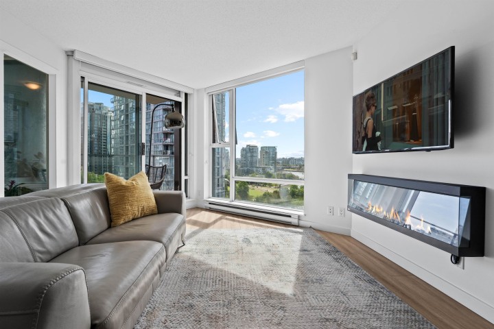 Photo 4 at 1207 - 455 Beach Crescent, Vancouver West