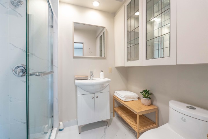 Photo 7 at 3870 W 17th Avenue, Dunbar, Vancouver West