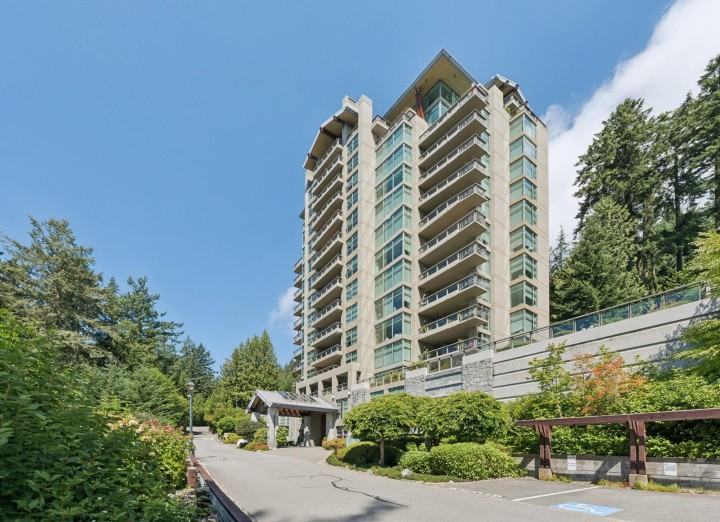 Photo 4 at 902 - 3355 Cypress Place, West Vancouver