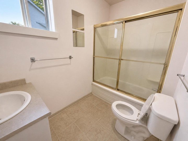 Photo 9 at 1237 E Broadway, Mount Pleasant VE, Vancouver East