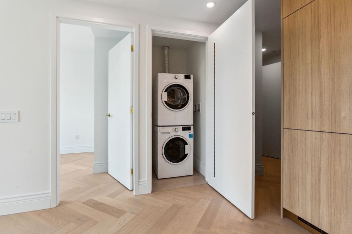 Photo 12 at 303 - 2096 W 47th Avenue, Kerrisdale, Vancouver West