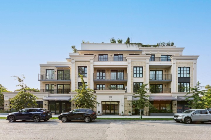 Photo 1 at 303 - 2096 W 47th Avenue, Kerrisdale, Vancouver West