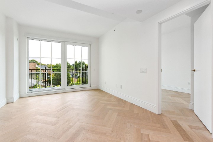 Photo 5 at 303 - 2096 W 47th Avenue, Kerrisdale, Vancouver West