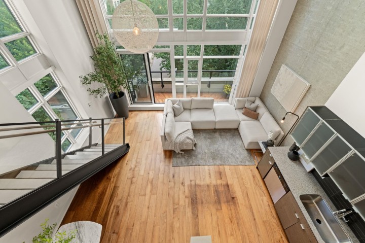 Photo 1 at 403 - 988 Richards Street, Yaletown, Vancouver West