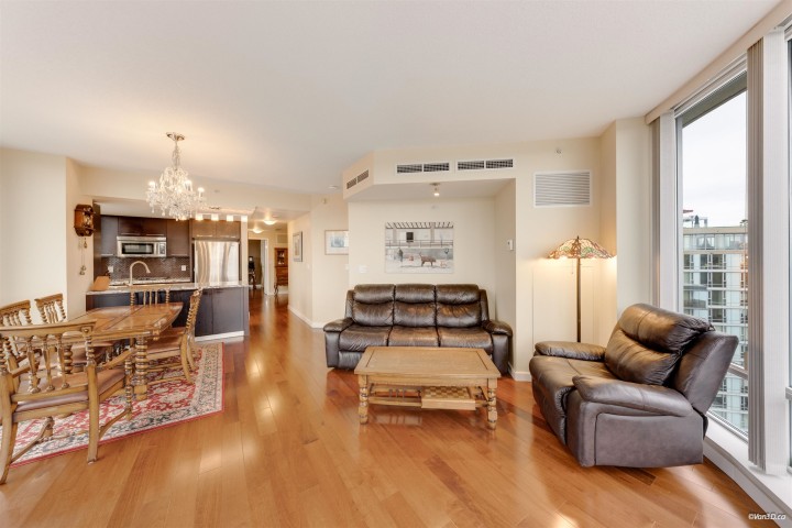 Photo 5 at 2705 - 918 Cooperage Way, Yaletown, Vancouver West