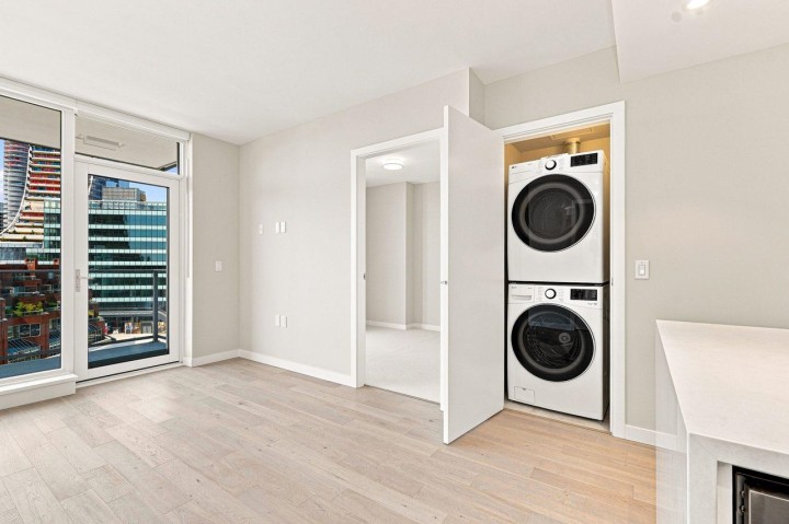 Photo 12 at 601 - 485 W 42nd Avenue, Oakridge VW, Vancouver West