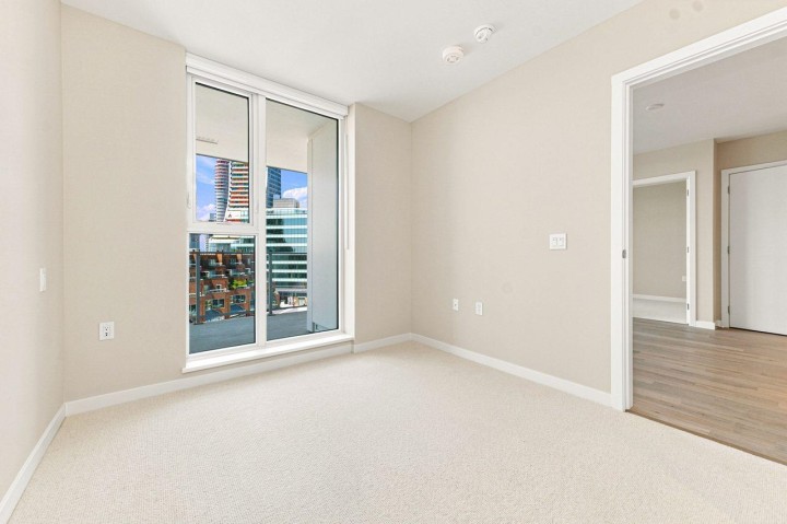 Photo 5 at 601 - 485 W 42nd Avenue, Oakridge VW, Vancouver West