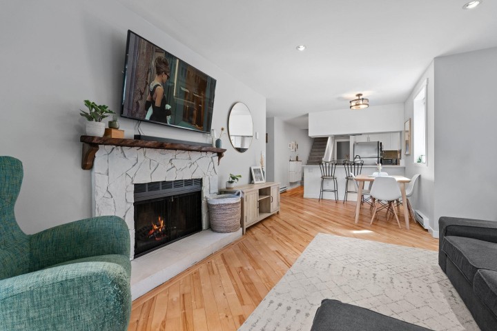 Photo 5 at 218 W 15th Avenue, Mount Pleasant VW, Vancouver West
