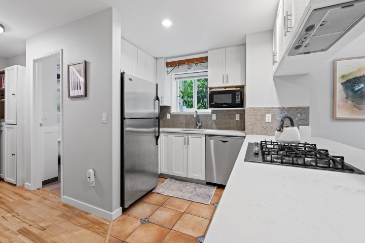 Photo 8 at 218 W 15th Avenue, Mount Pleasant VW, Vancouver West