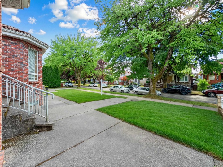 Photo 2 at 6332 Brooks Street, Killarney VE, Vancouver East
