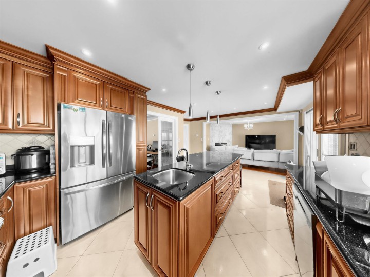 Photo 9 at 6332 Brooks Street, Killarney VE, Vancouver East