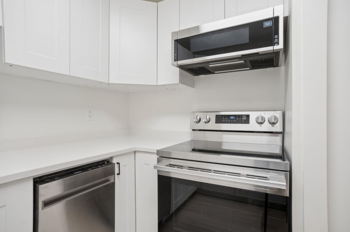Photo 6 at 3 - 3250 W 4th Avenue, Kitsilano, Vancouver West