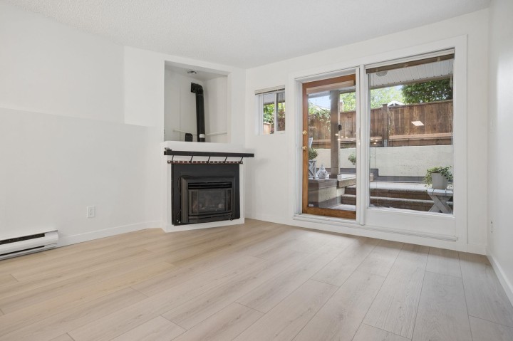 Photo 13 at 3 - 3250 W 4th Avenue, Kitsilano, Vancouver West