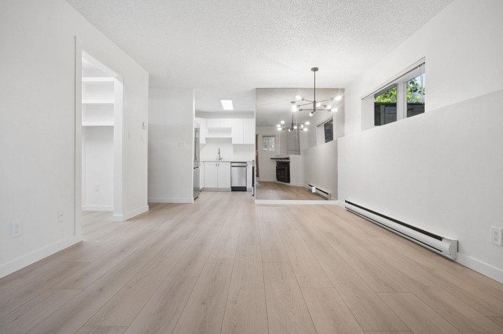 Photo 17 at 3 - 3250 W 4th Avenue, Kitsilano, Vancouver West