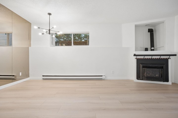 Photo 15 at 3 - 3250 W 4th Avenue, Kitsilano, Vancouver West