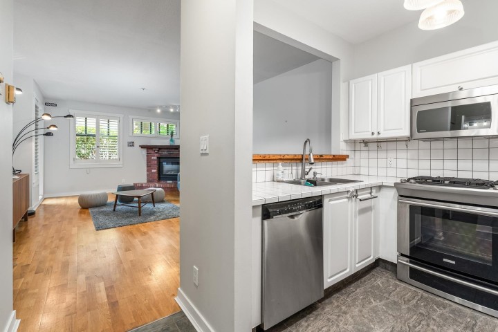Photo 17 at 204 - 2525 Quebec Street, Mount Pleasant VE, Vancouver East