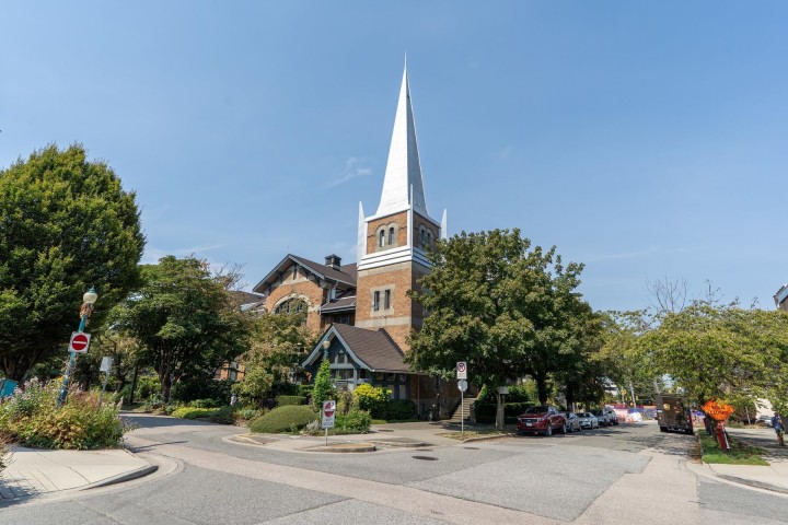 Photo 1 at 204 - 2525 Quebec Street, Mount Pleasant VE, Vancouver East