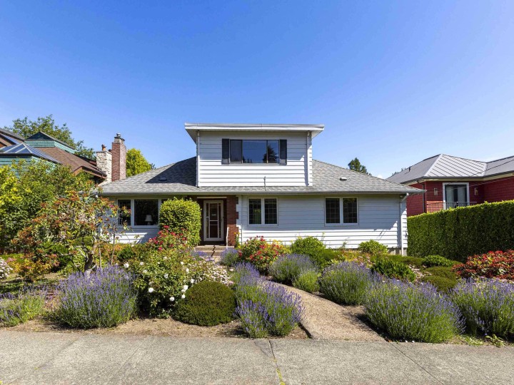 Photo 2 at 4355 W 3rd Avenue, Point Grey, Vancouver West