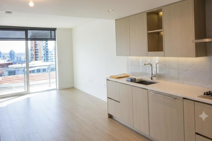 Photo 2 at 2110 - 89 Nelson Street, Yaletown, Vancouver West