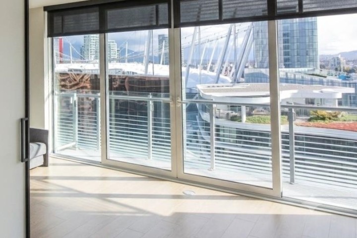 Photo 3 at 2110 - 89 Nelson Street, Yaletown, Vancouver West