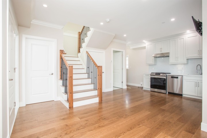 Photo 6 at 2028 E 42nd Avenue, Killarney VE, Vancouver East