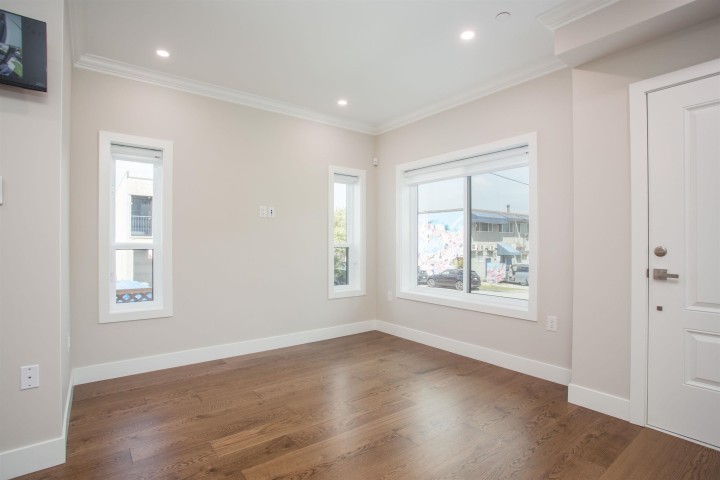 Photo 9 at 2028 E 42nd Avenue, Killarney VE, Vancouver East
