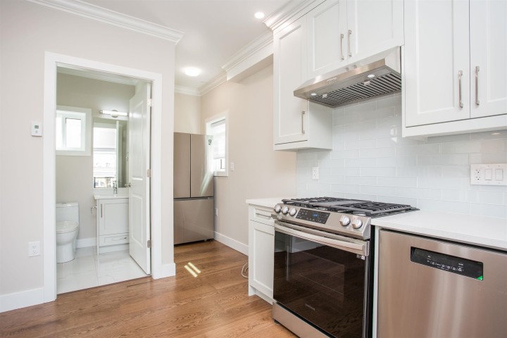 Photo 4 at 2028 E 42nd Avenue, Killarney VE, Vancouver East